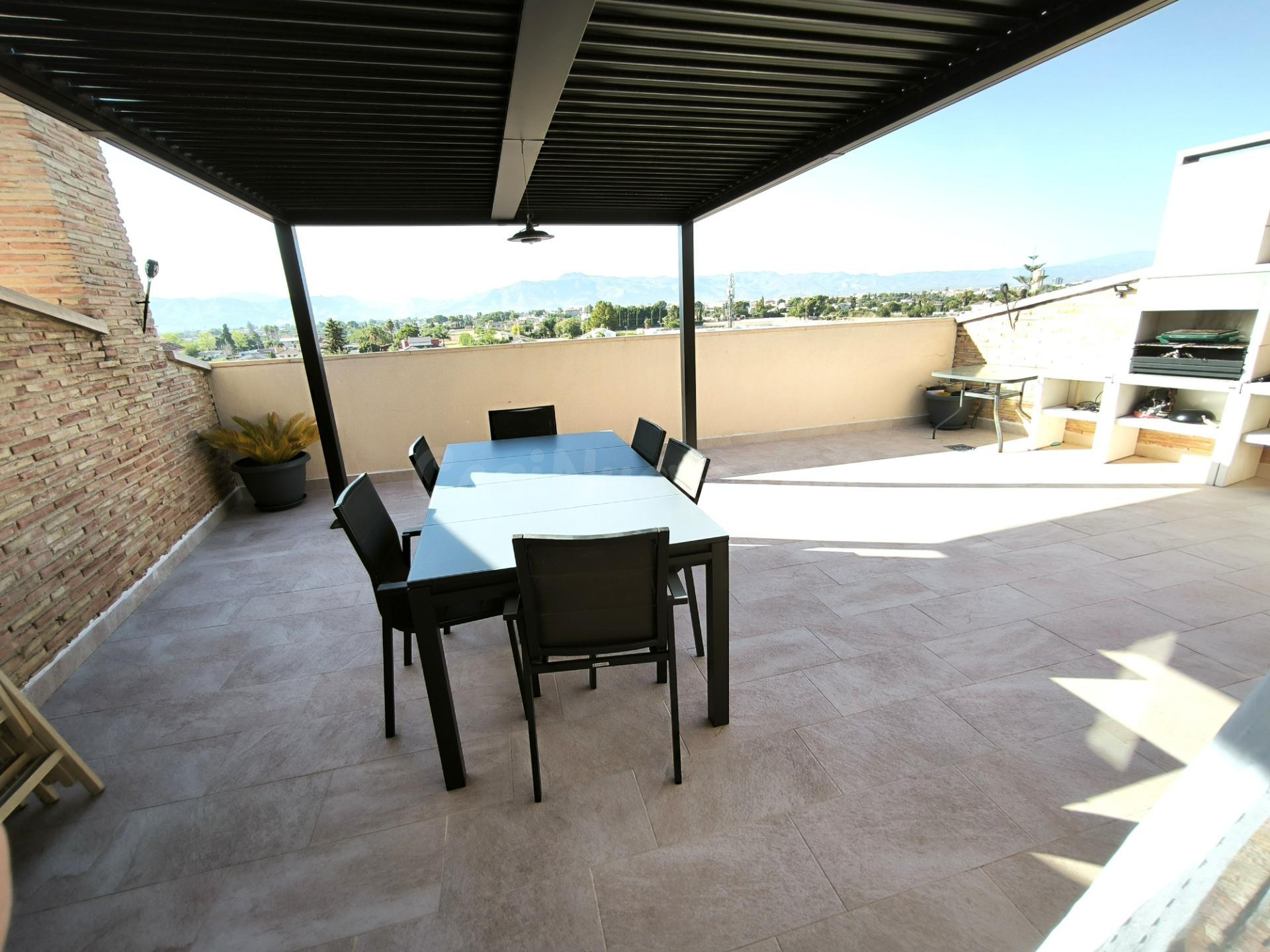 ÁTICO DÚPLEX CON 2 TERRAZAS, GARAJE Y TRASTERO EN CASILLAS – - foto 4