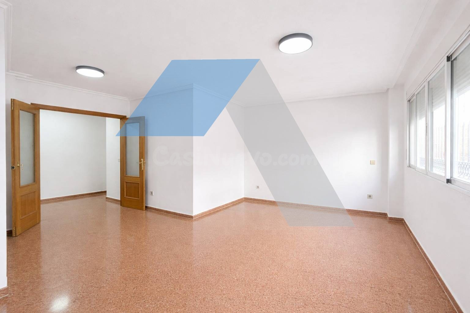 Piso bajo en pleno centro con 2 patios y garaje ✨ - foto 2