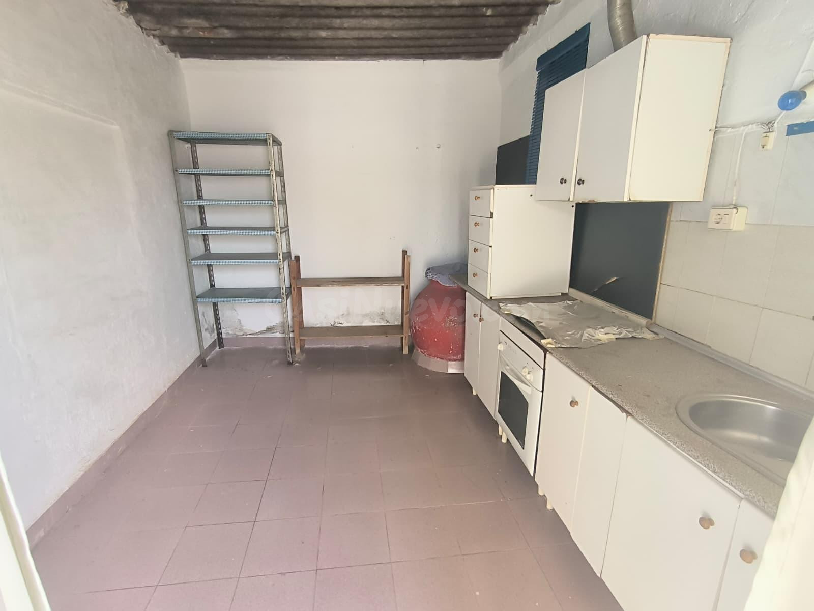 SE VENDE CASA CON PATIO EN LLANO DE BRUJAS - foto 5