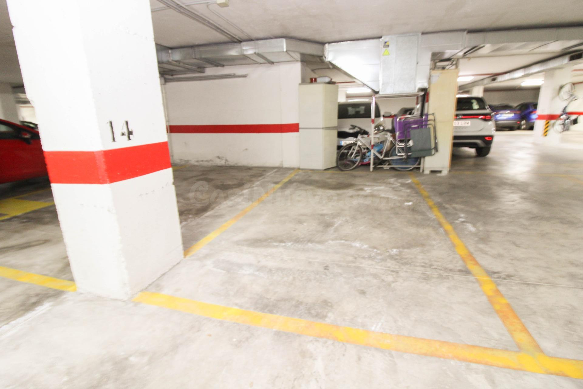 PLAZA DE GARAJE AMPLIA EN VENTA – ZONA MARTINEZ VALERO / TRA