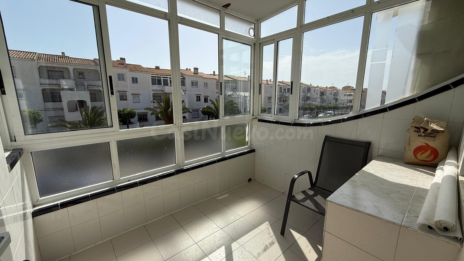 Bungalow SOLEADO en Planta Alta con Vistas al Mar - 2 Dormitorios y Terraza 28m2 - foto 2