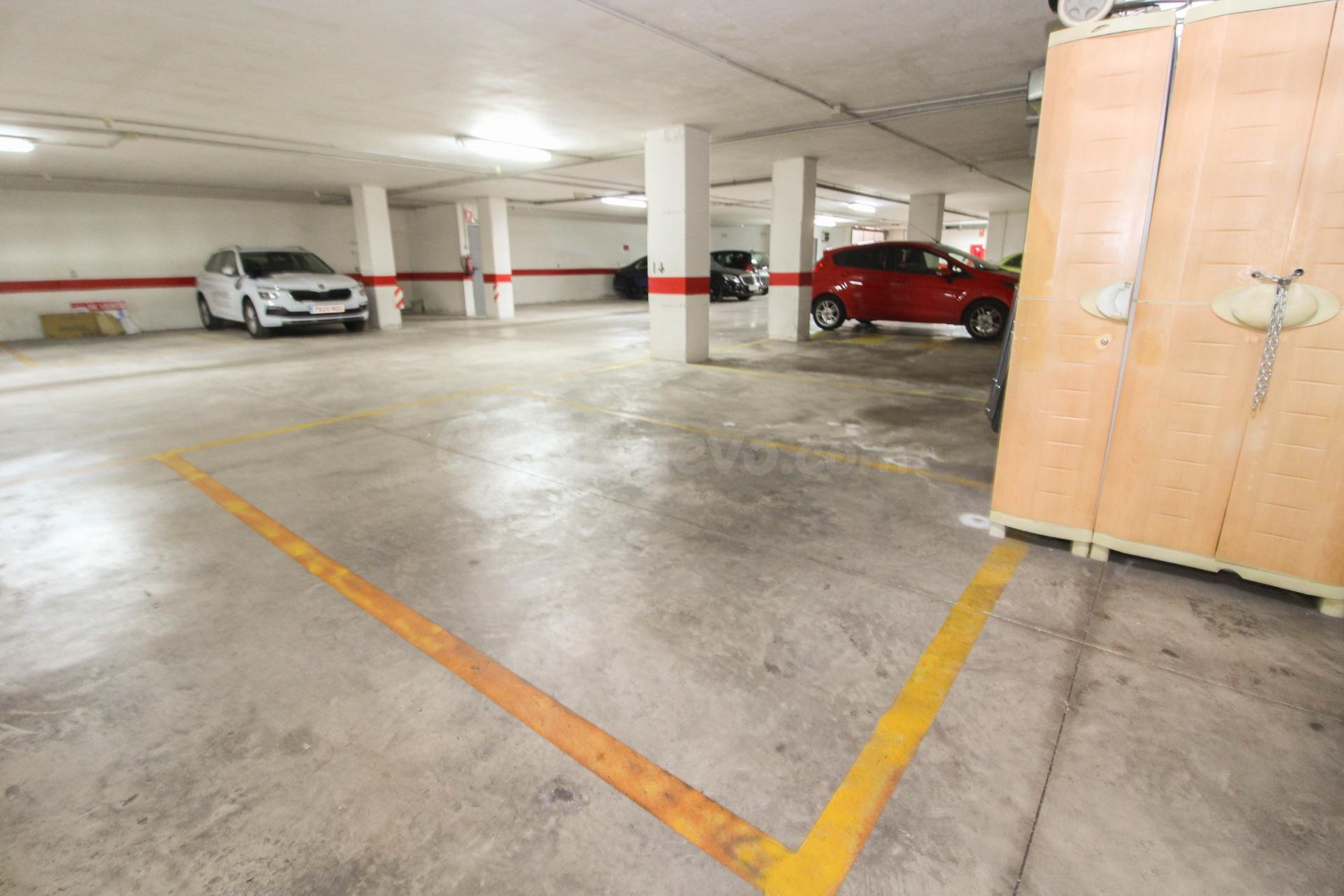 PLAZA DE GARAJE AMPLIA EN VENTA – ZONA MARTINEZ VALERO / TRA - foto 2