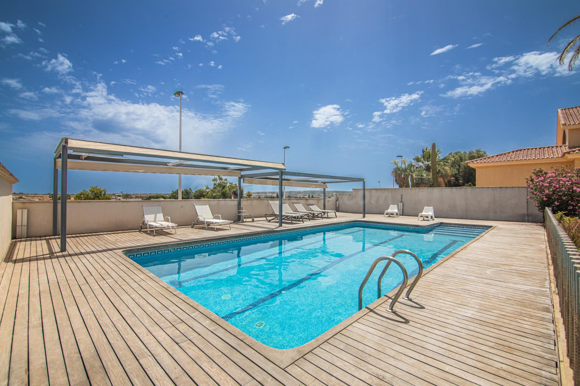 MARAVILLOSA VILLA DE LUJO EN LA URBANIZACION DE NEW VALVERDE - foto 5
