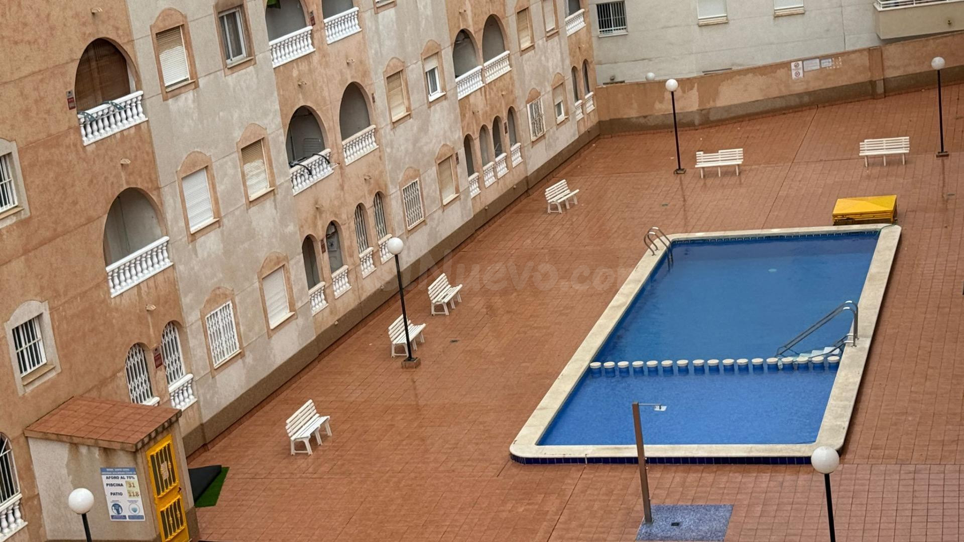 Ático de 98 m2 con piscina al lado del Mercadona del Centro - foto 3