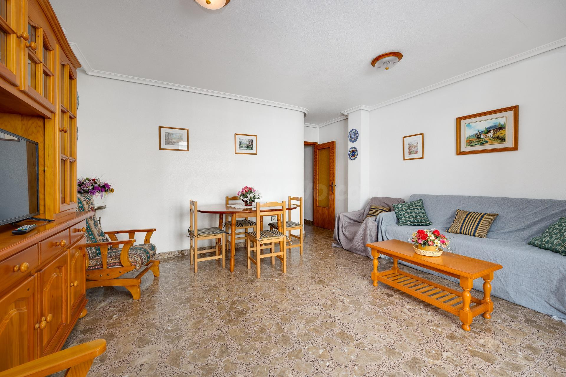 SE VENDE BONITO, AMPLIO Y LUMINOSO APARTAMENTO EN AVD. DE LA - foto 4