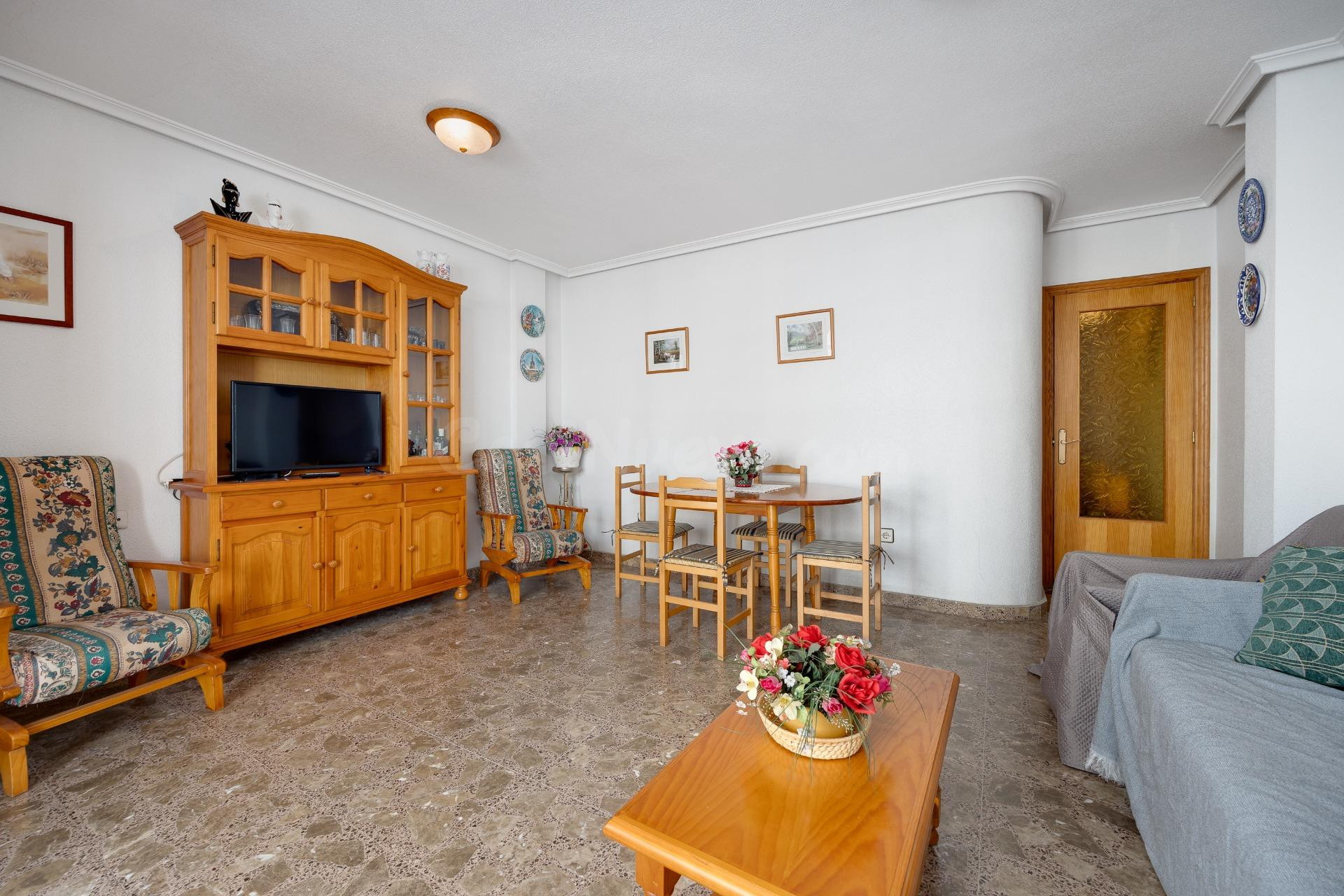 SE VENDE BONITO, AMPLIO Y LUMINOSO APARTAMENTO EN AVD. DE LA - foto 5