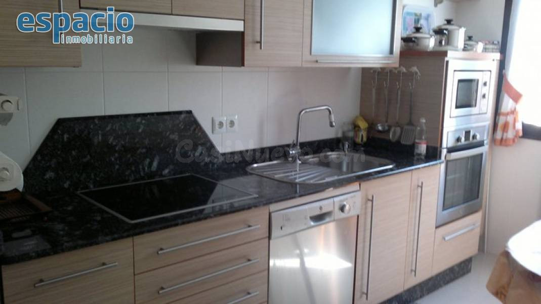 SE VENDE APARTAMENTO CENTRICO EN CACABELOS - foto 4