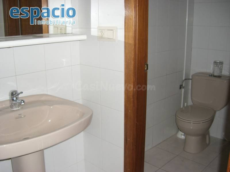 SE ALQUILA O SE VENDE OFICINA EN EL CENTRO DE PONFERRADA - foto 3