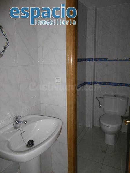 SE ALQUILA LOCAL ACONDICIONADO EN EL CENTRO DE PONFERRADA. - foto 5