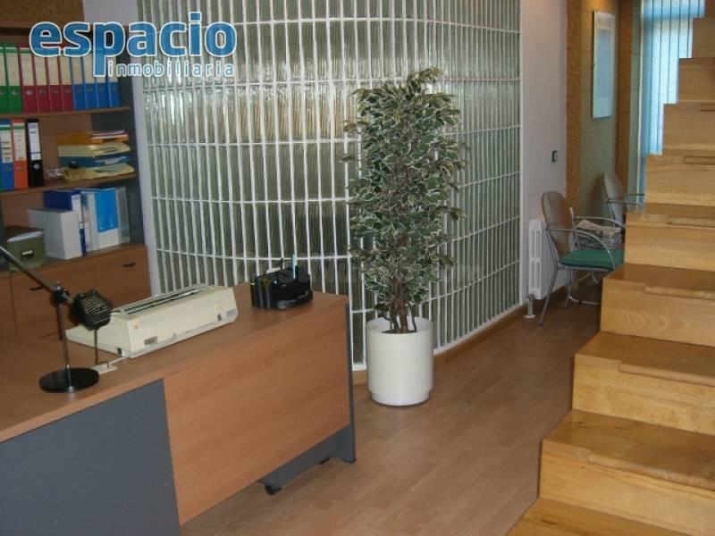 ALQUILER OFICINA CENTRO - foto 2