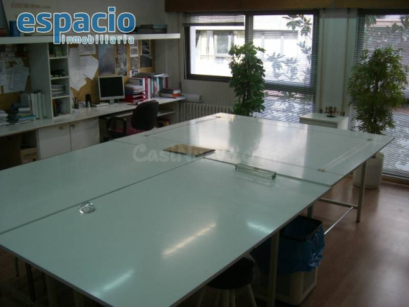 ALQUILER OFICINA CENTRO - foto 4