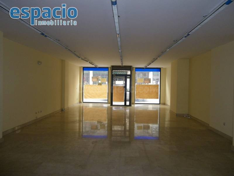SE ALQUILA LOCAL EN EL CENTRO DE PONFERRADA.