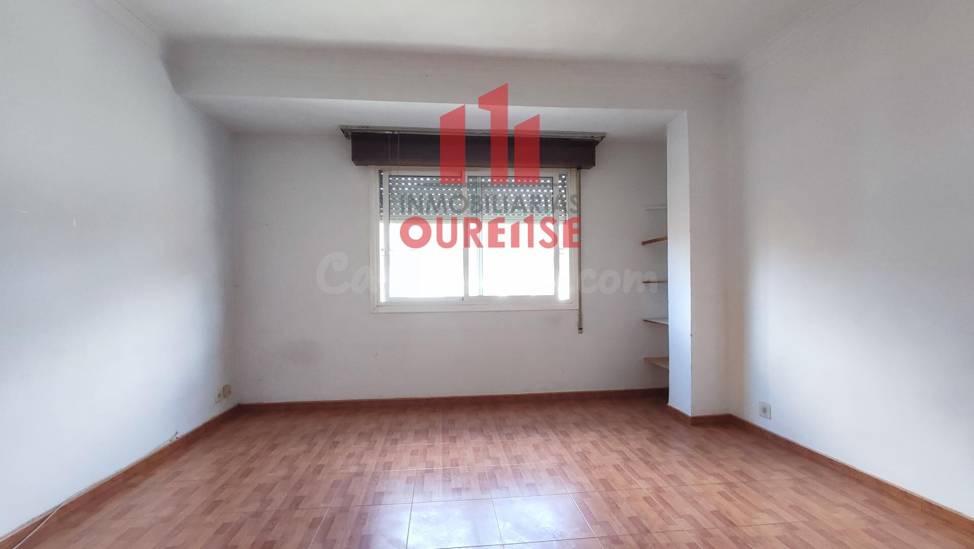AMPLIA VIVIENDA EN EL CENTRO, PRÓXIMA AL PARQUE DE SAN LÁZAR