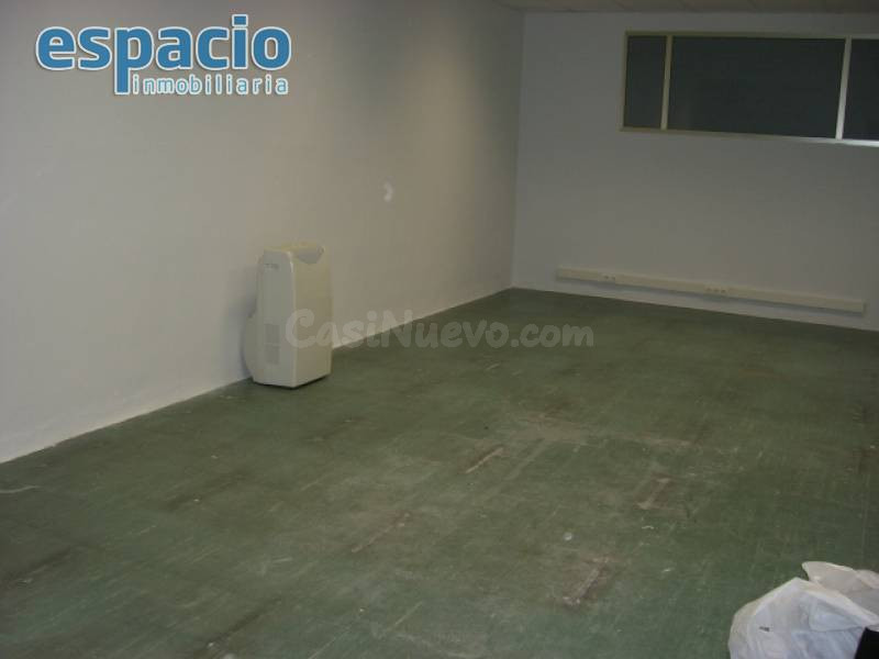 SE ALQUILA OFICINA EN EL CENTRO DE PONFERRADA. - foto 2