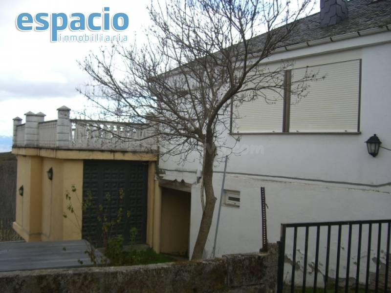 SE VENDE CASA EN POBLADURA DE SOMOZA