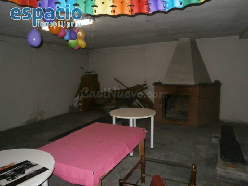 SE ALQUILA LOCAL ZONA ALTA
