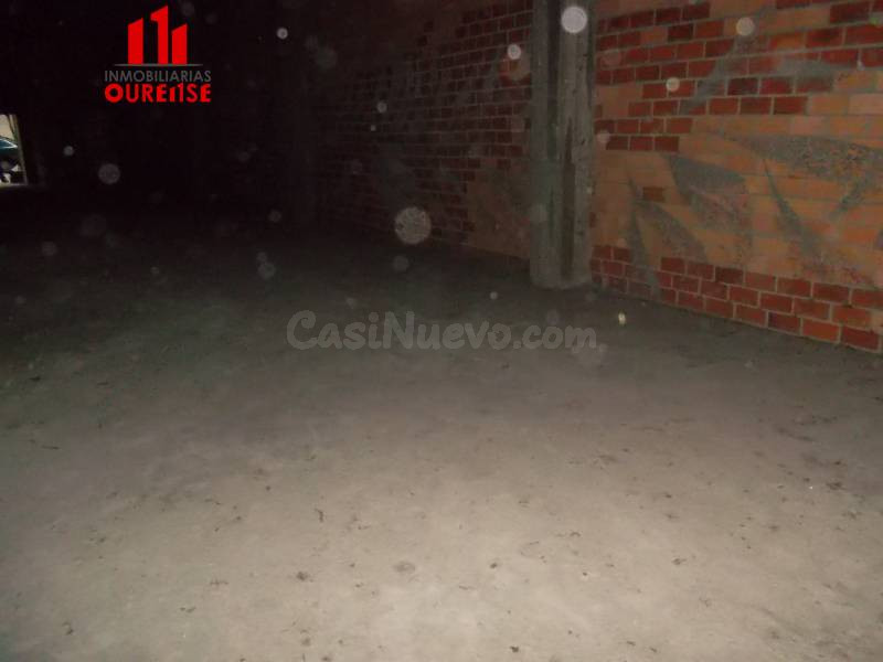 LOCAL COMERCIAL PARA ACONDICIONAR EN EL CORAZÓN DE OURENSE