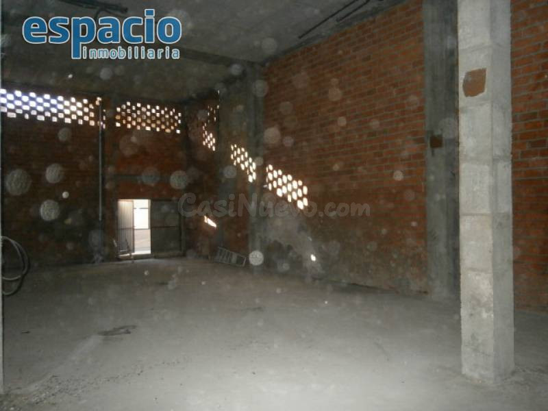 SE VENDE LOCAL CENTRICO EN PONFERRADA