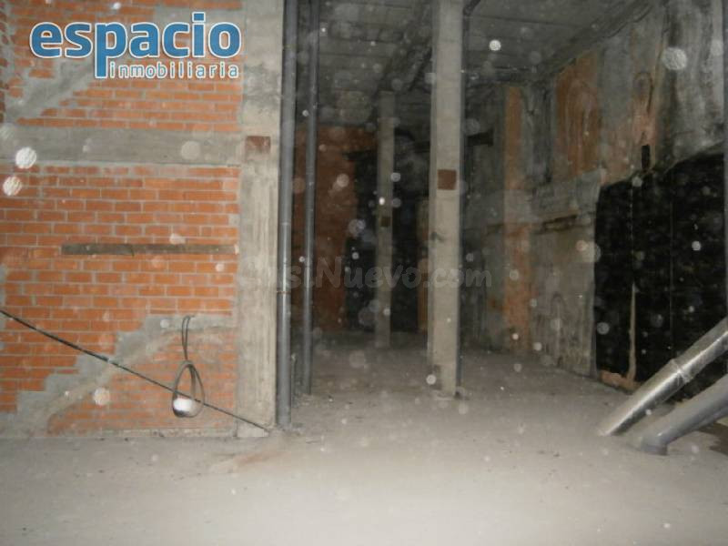 SE VENDE LOCAL CENTRICO EN PONFERRADA - foto 2