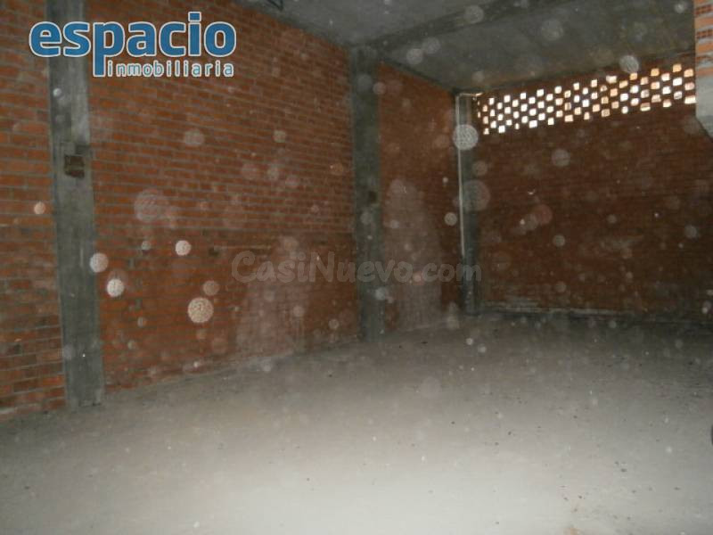 SE VENDE LOCAL CENTRICO EN PONFERRADA - foto 3