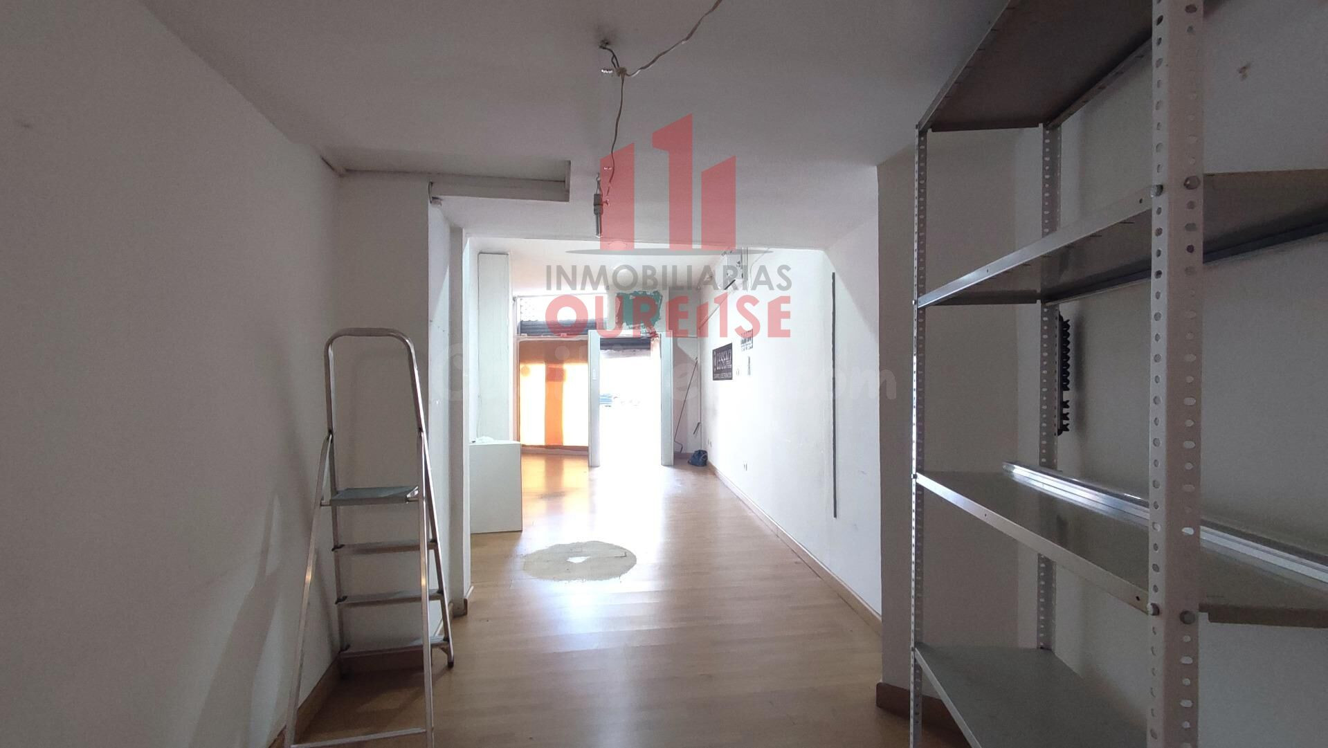LOCAL ACONDICIONADO CERCA DEL CENTRO Y DE LA UNIVERSIDAD. - foto 4
