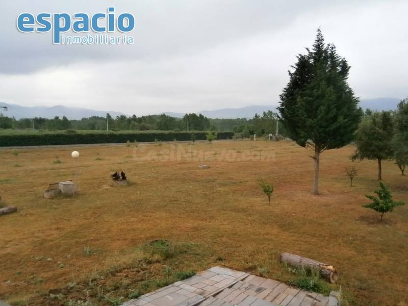 VENTA CHALET CON FINCA EN DEHESAS - foto 4