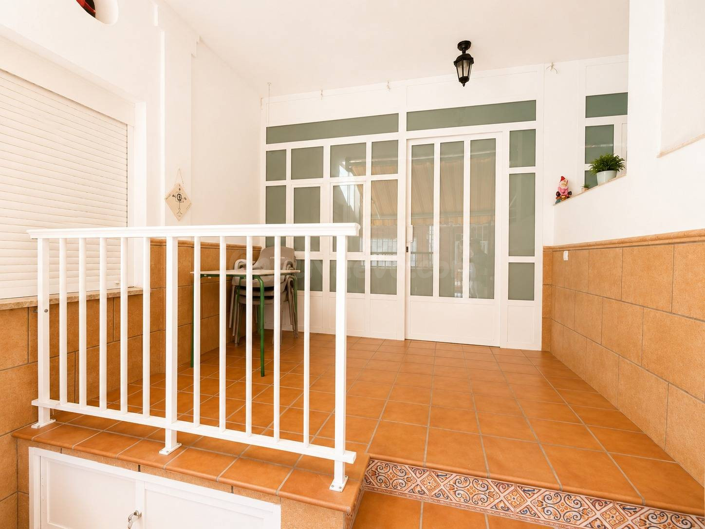 Amplio bungalow de 164 m2 con garaje privado, gran terraza y - foto 2