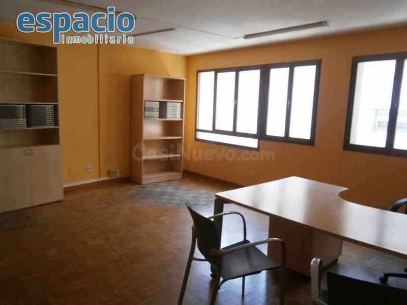 ALQUILER DE OFICINA ZONA CENTRO - foto 2
