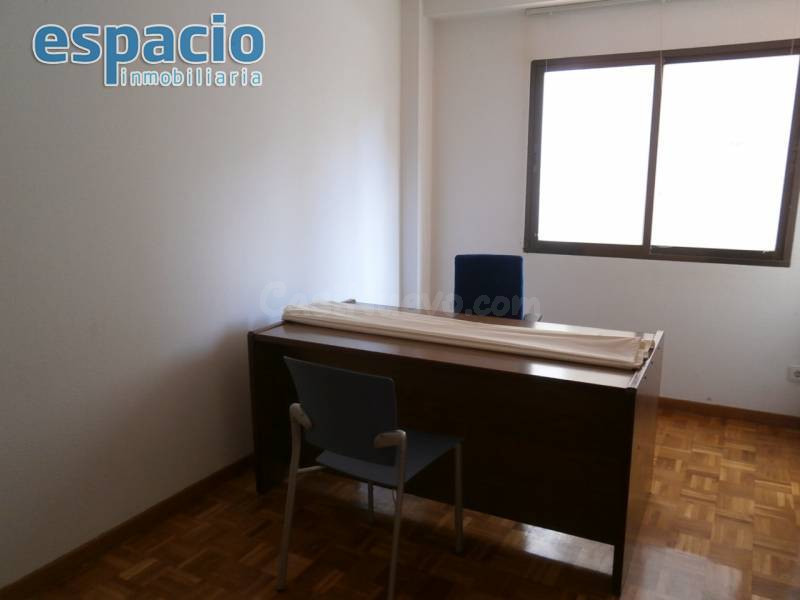 ALQUILER  OFICINA ZONA CENTRO - foto 2
