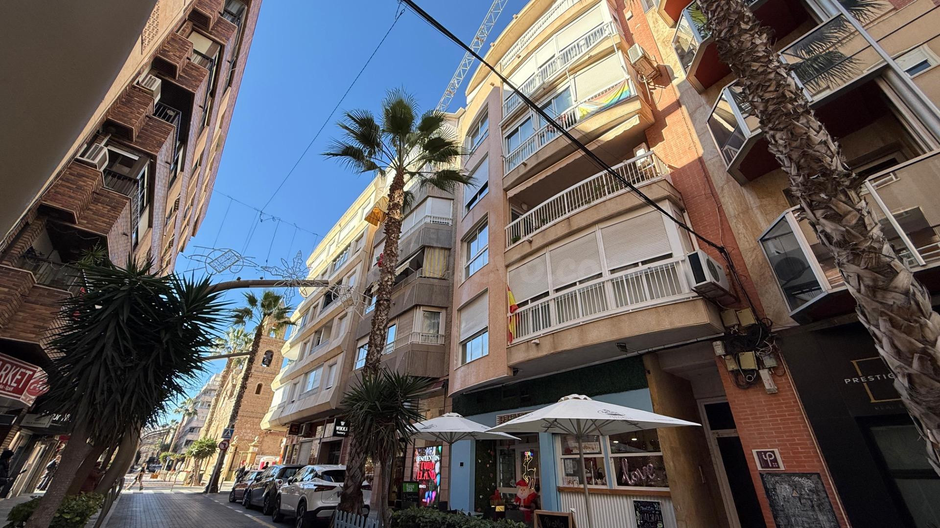 ✨ Piso de 135 m2 en pleno centro de Torrevieja, junto a la P - foto 4