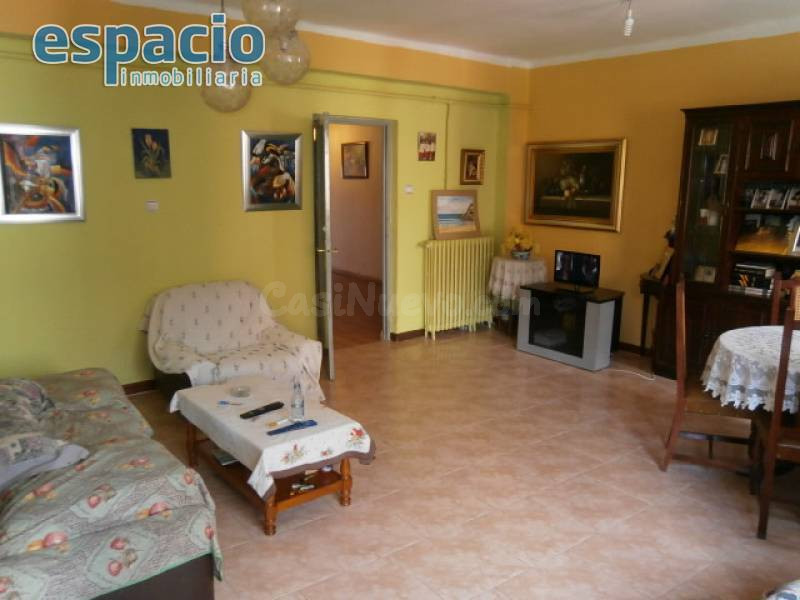 EN EL CENTRO DE PONFERRADA PISO EN VENTA - foto 3