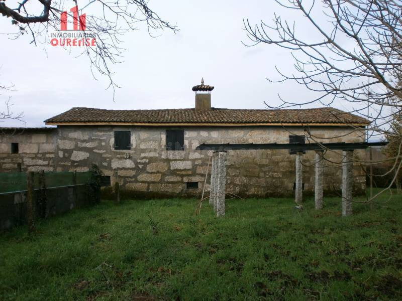 PAZO EN AMOEIRO PARA REFORMAR