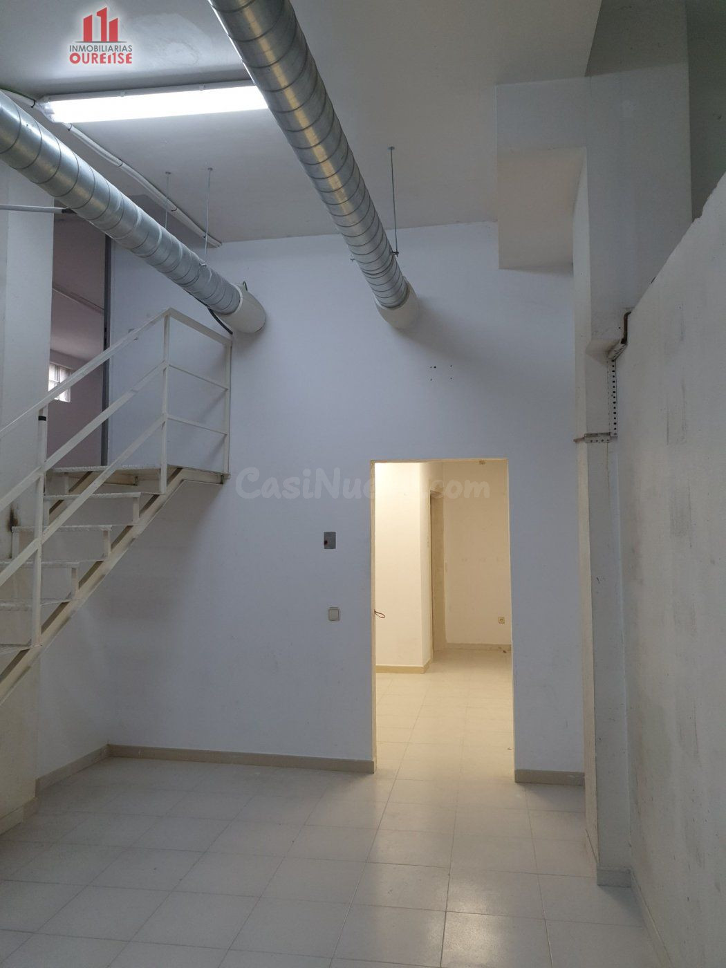 LOCAL COMERCIAL EN LA ZONA DE O COUTO - foto 2