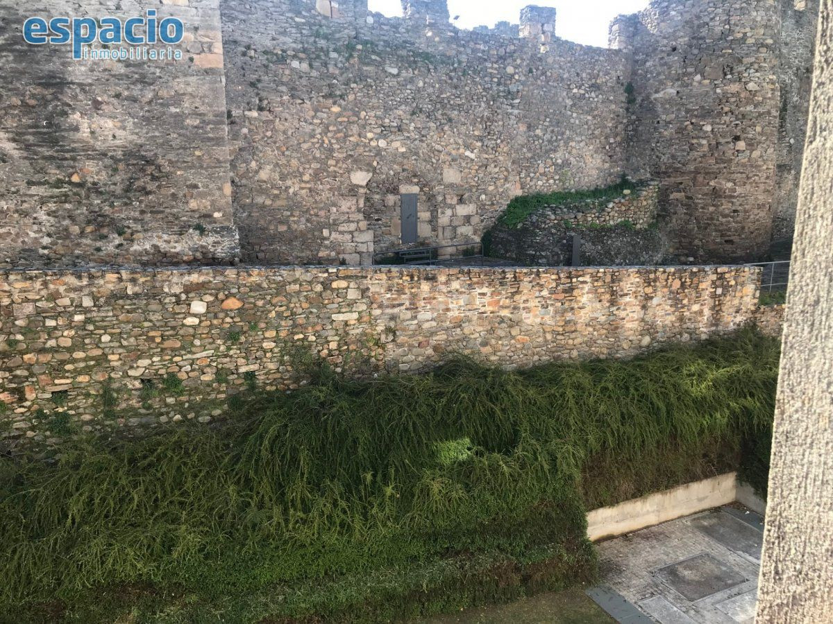 SE VENDE PISO CASCO ANTIGUO