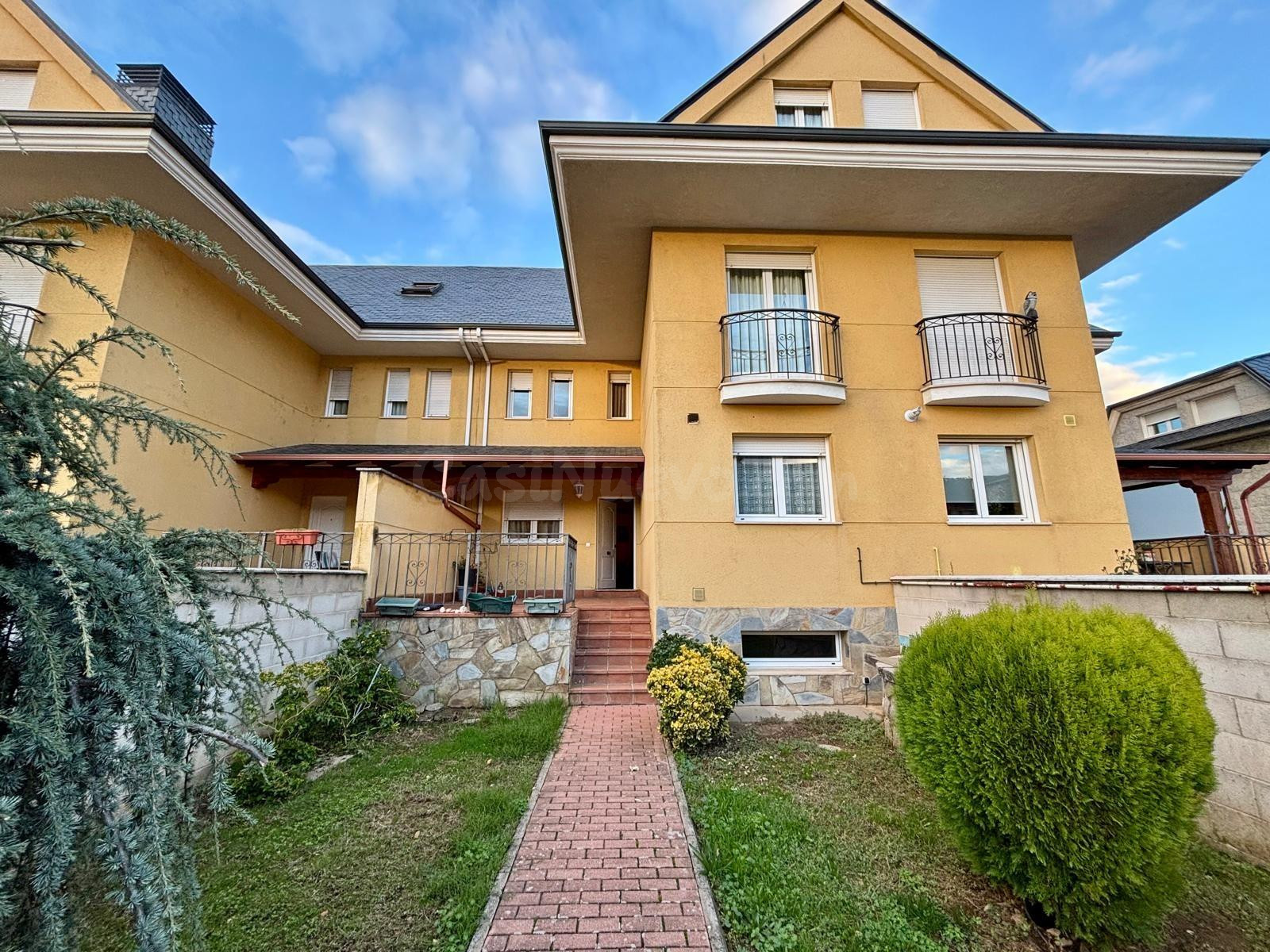 VENTA CHALET ADOSADO ZONA ALDAMA EN PONFERRADA