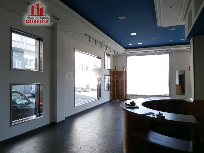 PRECIOSO LOCAL COMERCIAL TOTALMENTE ACONDICIONADO