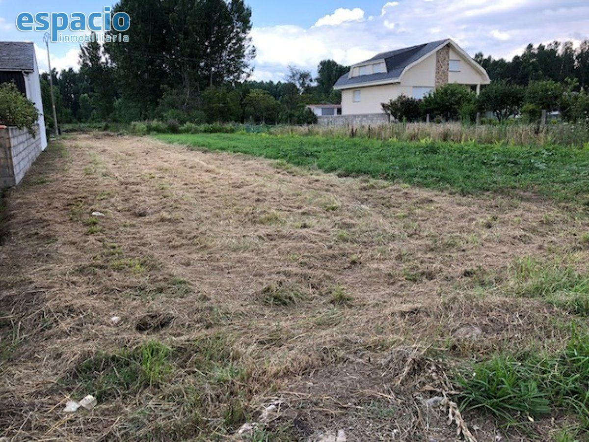 VENTA FINCA URBANA EN DEHESAS - foto 2