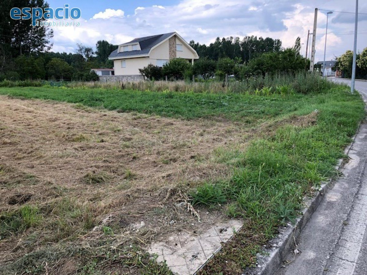 VENTA FINCA URBANA EN DEHESAS - foto 3