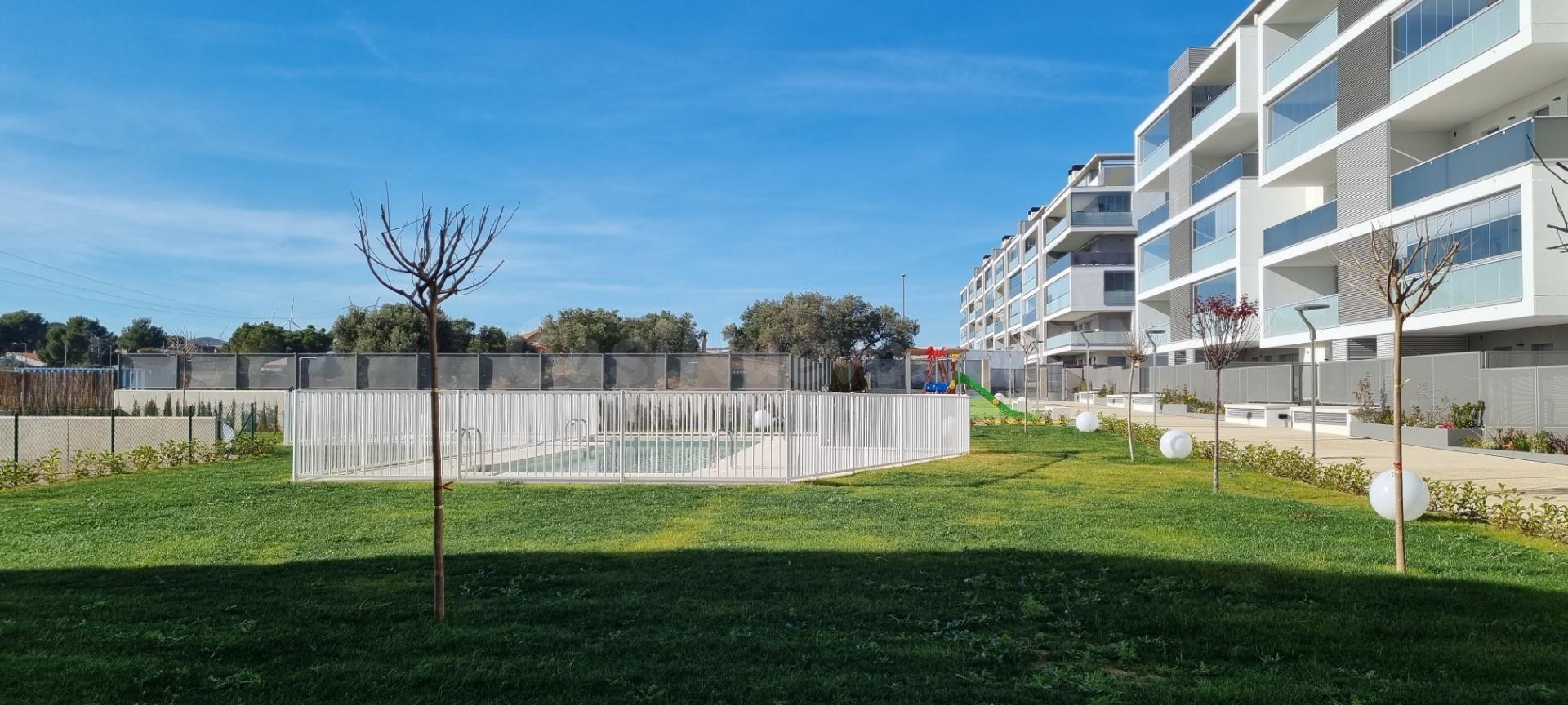 Urbanización Monteverde. Vivienda seminueva, con zonas comun