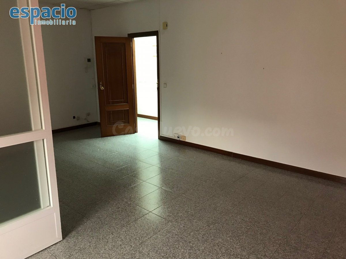 SE VENDE O ALQUILA OFICINA ZONA CENTRO