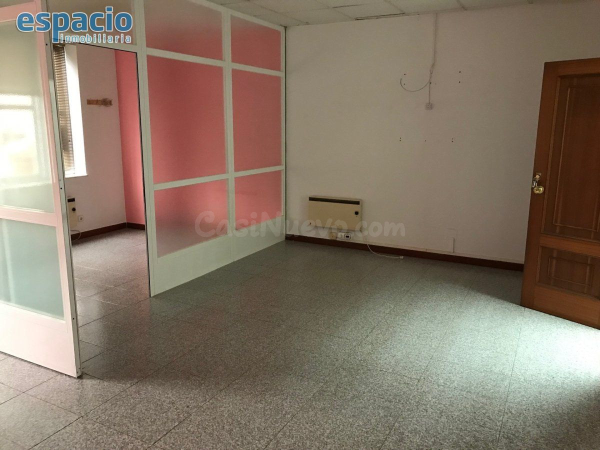 SE VENDE O ALQUILA OFICINA ZONA CENTRO - foto 2