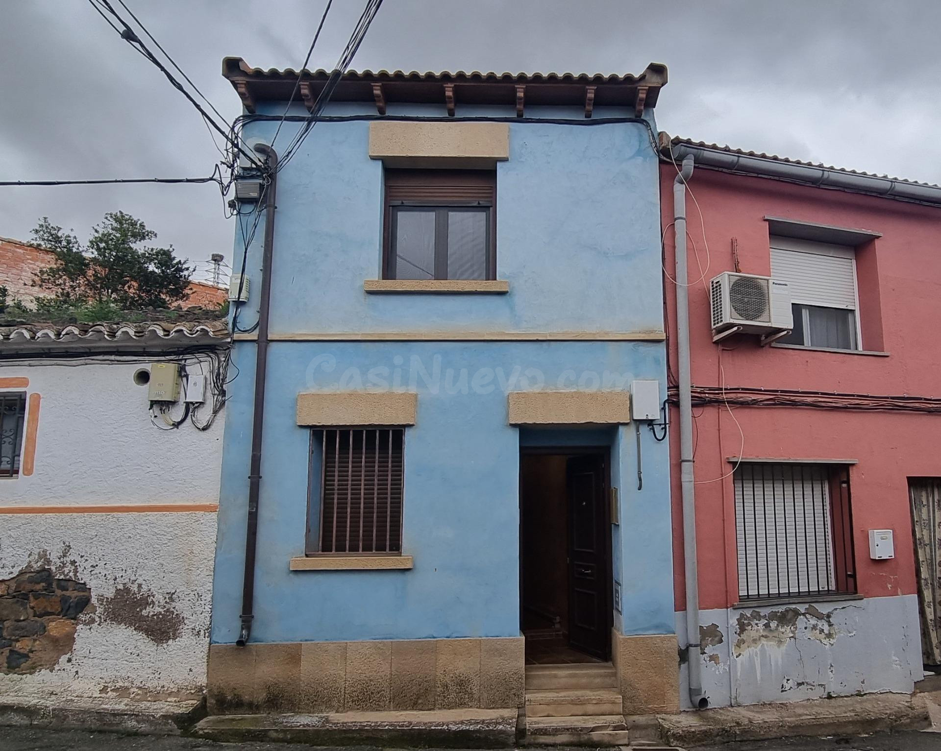 Venta de casa reformada en Calatorao