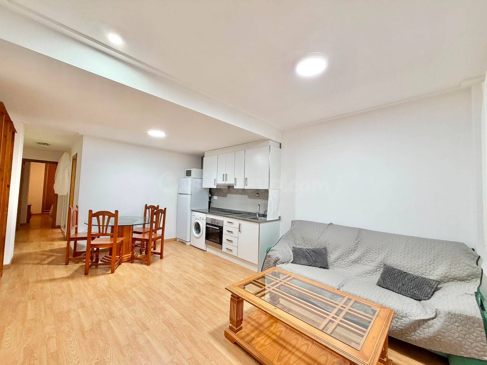 BAJO DE 1 DORMITORIO EN CENTRO DE SAN VICENTE
