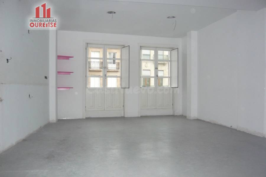 LOCAL COMERCIAL EN EL CENTRO DE OURENSE