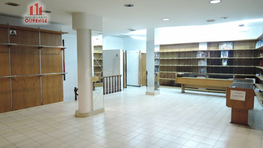 AMPLIO LOCAL COMERCIAL EN ZONA PRIVILEGIADA - foto 2