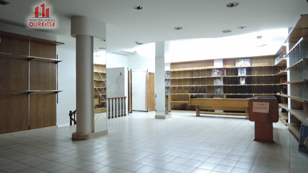 AMPLIO LOCAL COMERCIAL EN ZONA PRIVILEGIADA - foto 3