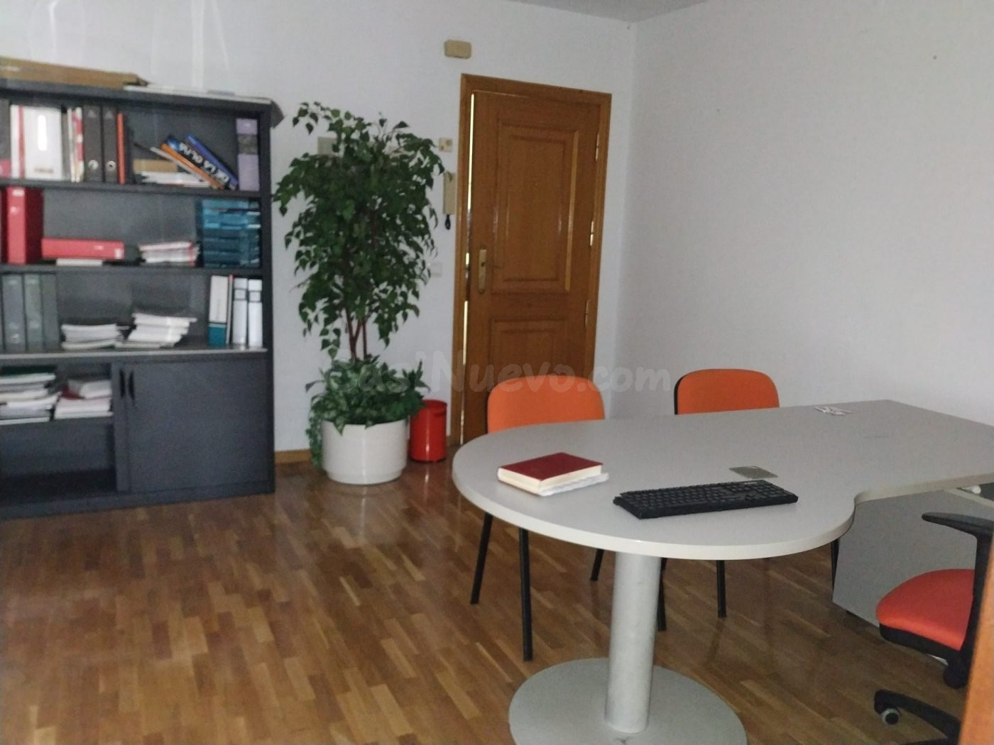 SE ALQUILA OFICINA CENTRO PONFERRADA - foto 3