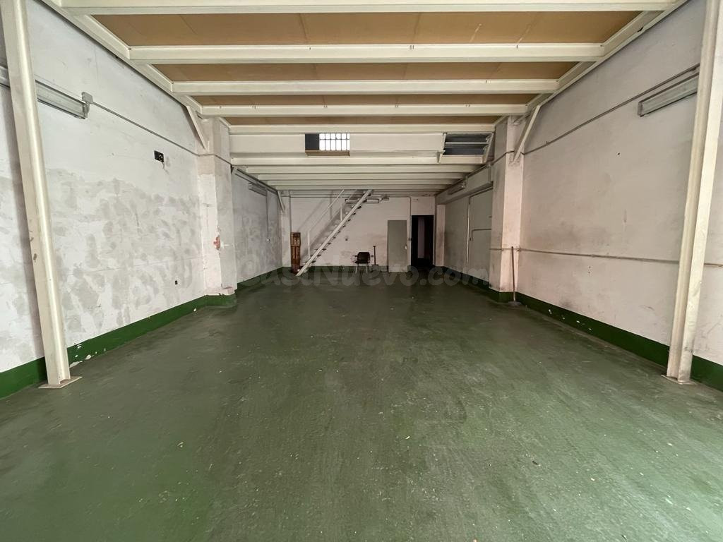 VENTA LOCAL COMERCIAL ZONA NAVALIEGOS EN PONFERRADA - foto 3