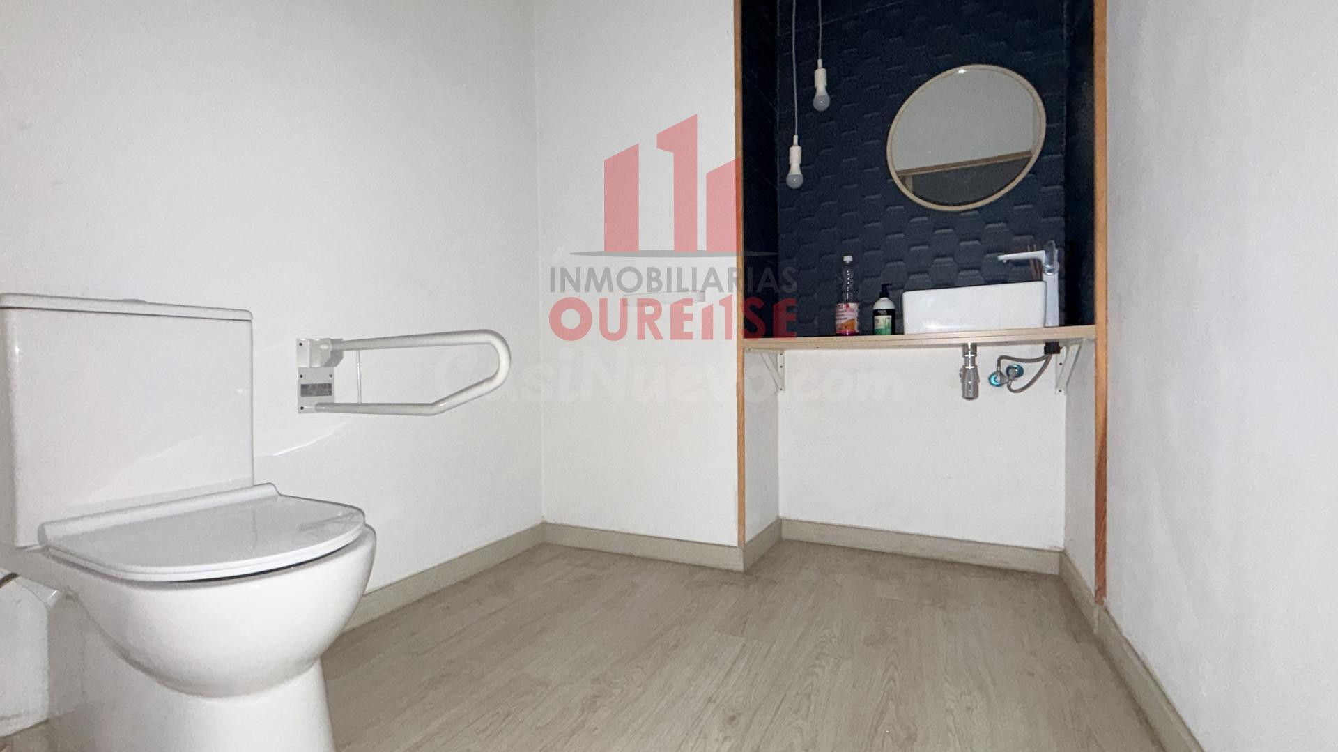 LOCAL COMERCIAL REFORMADO EN EL CENTRO DE OURENSE - foto 4