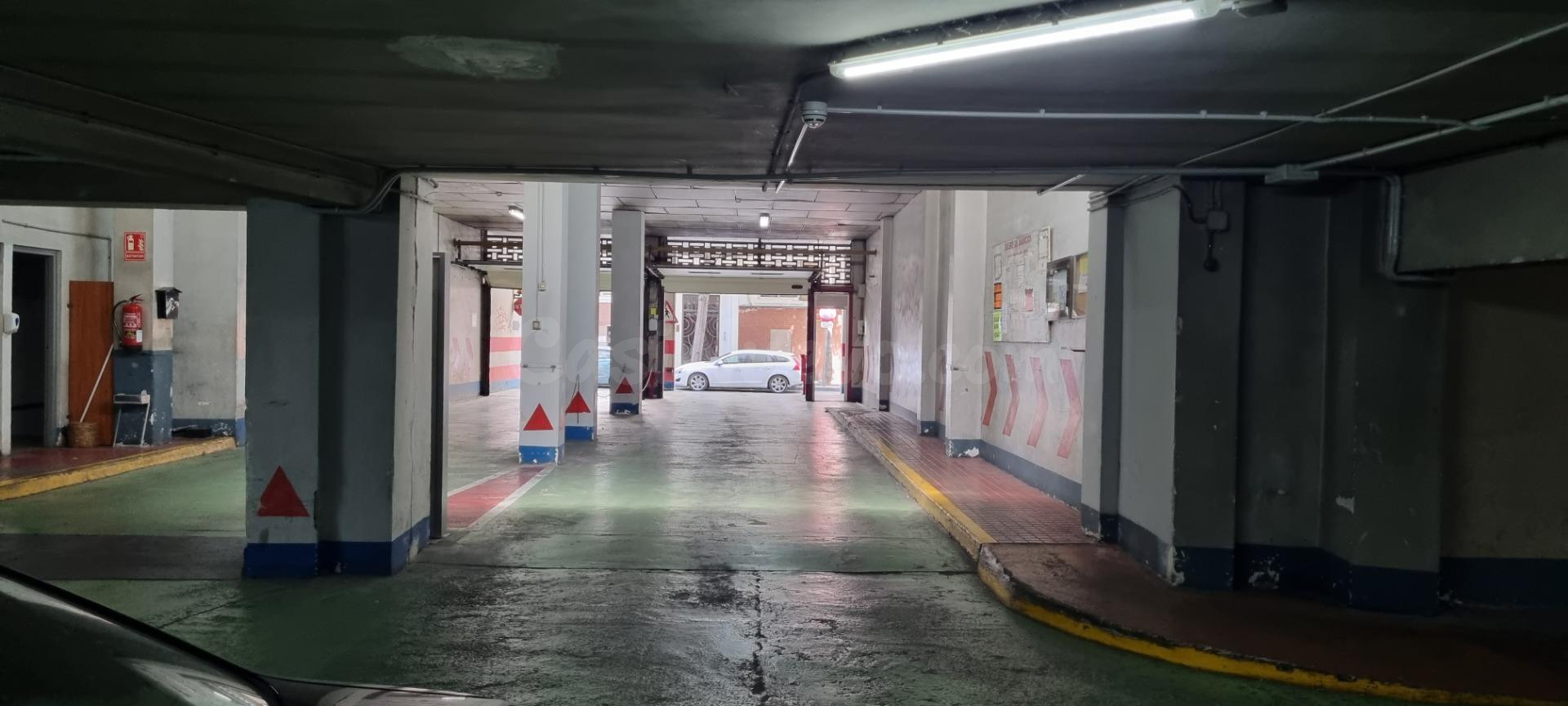 Venta de garaje en Elvira Hidalgo - foto 5